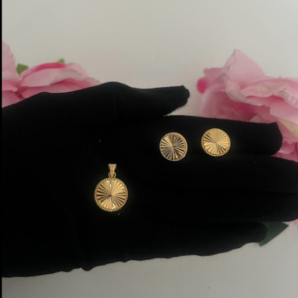 Gold plated round stud earrings and pendant set
